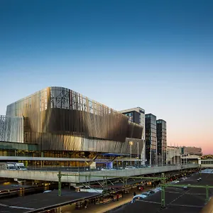 4* Ξενοδοχείο Radisson Blu Waterfront Hotel,