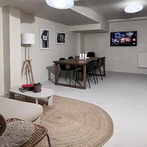  Hostal Nomad Gardet
